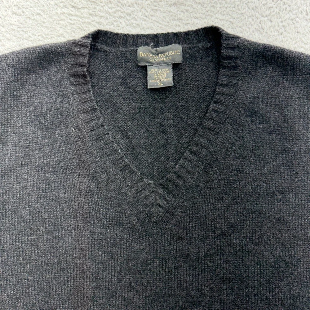Banana Republic Mens 100% Cashmere V-Neck‎ Sweater Charcoal Gray XL 54023